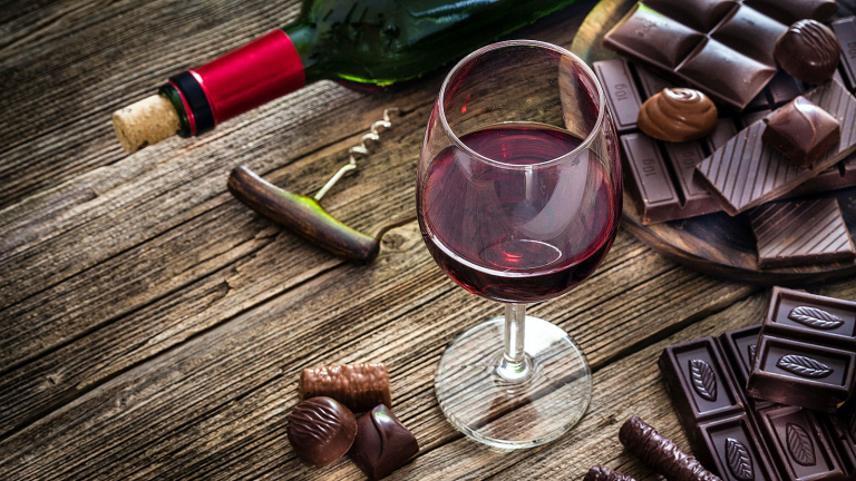 Holiday Gift Guide 2021: Best Wine And Chocolate Pairing Gifts