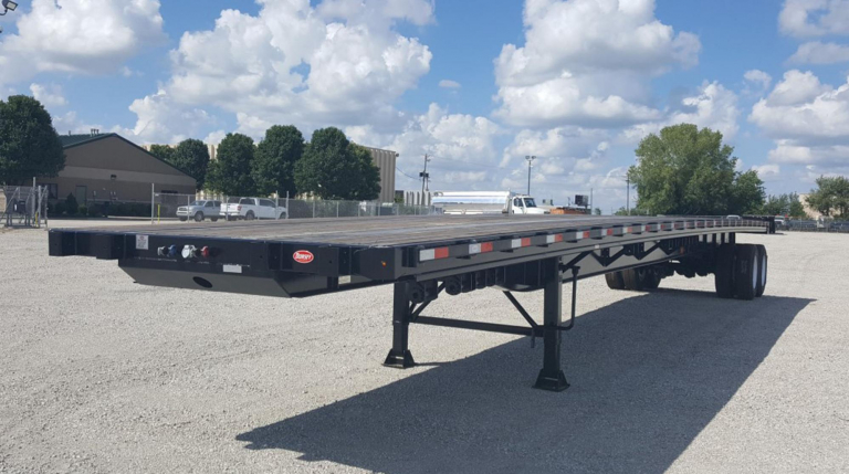 What to consider before buying a flatbed trailer