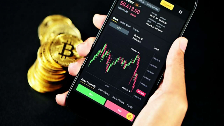 Exploring the upsides and downsides of Bitcoin investment