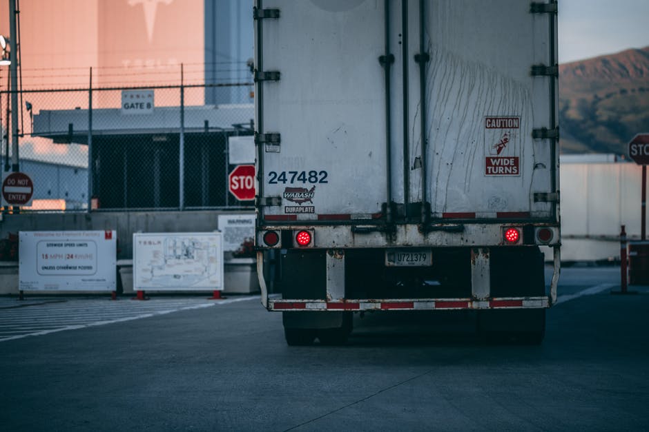 LTL Trucking Companies Near Me: How To Start a Trucking Business