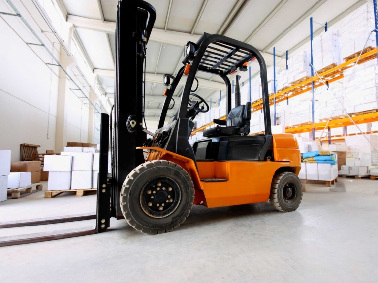 Comparing Telehandlers To Other Forklifts:  Which One Is Right For You