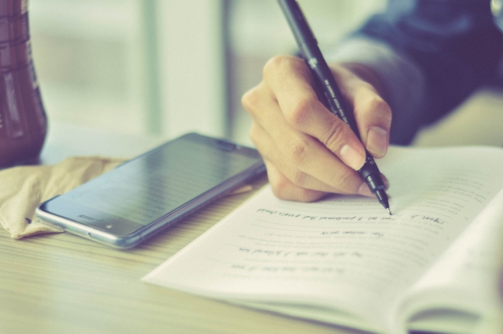Is Real Estate Text Message Marketing a Good Idea