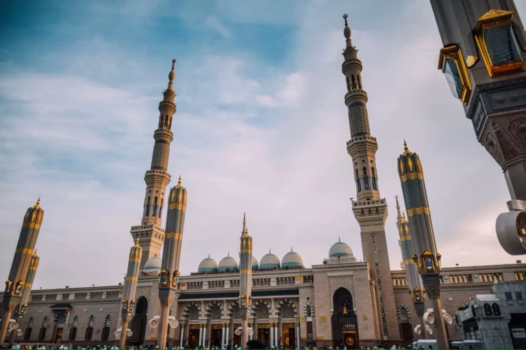 المنذري بالسعودية وش يرجع ؟
