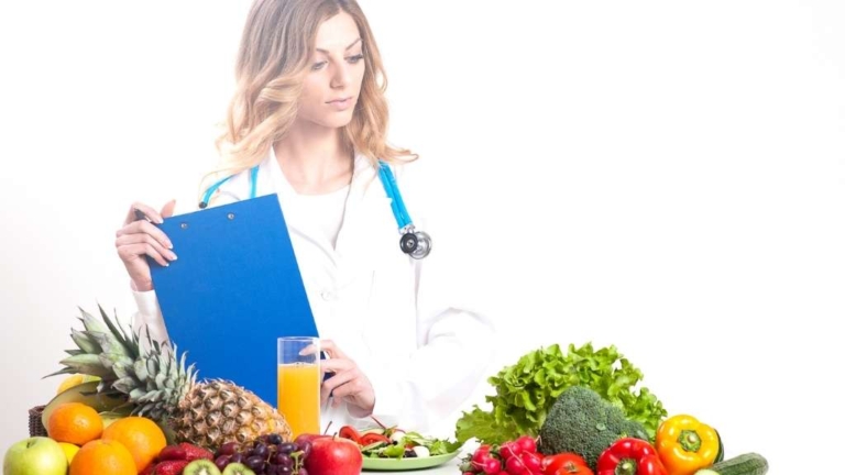 5 Reasons Why You Should Consult a Nutritionist