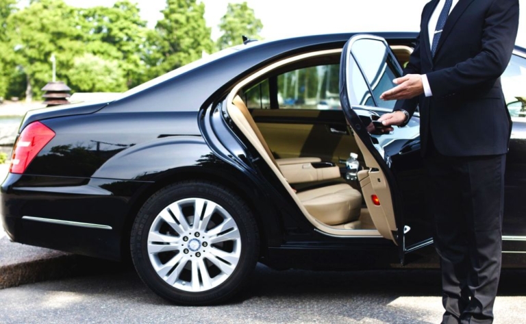 Private luxury car service to and from the Red Rocks concert