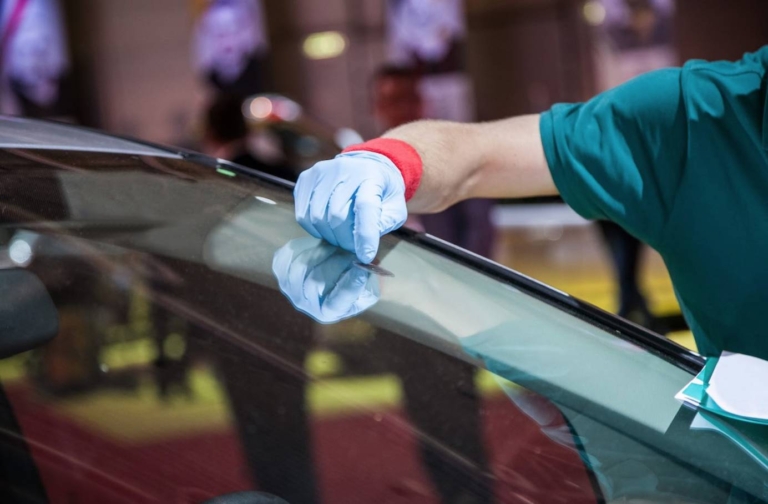 A step-by-step guide to repair auto glass