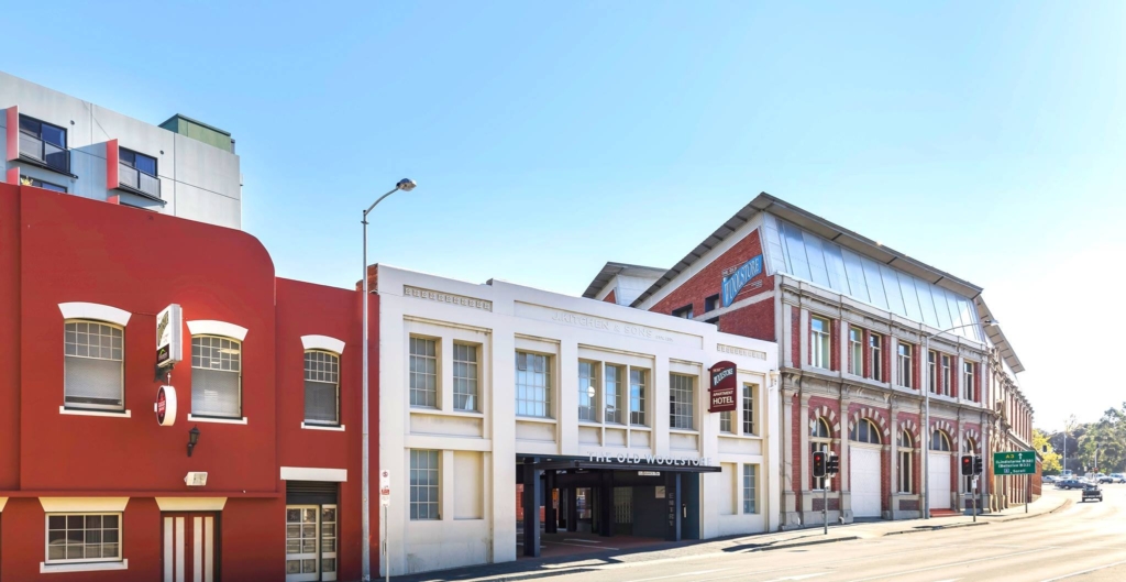 Hobart Accommodation & Tours
