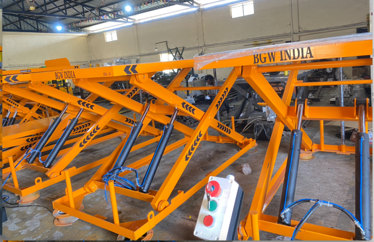 Should You Hire or Buy a Scissor Lift?