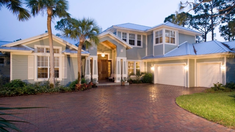 Can You Sell a House in Florida If People Are Living In It?