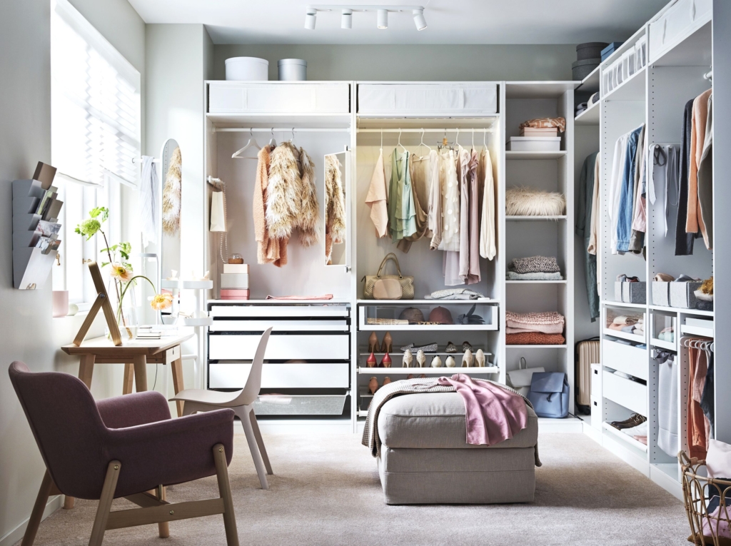 The Luxury of Walk-In Wardrobes: Is it Worth the Space?