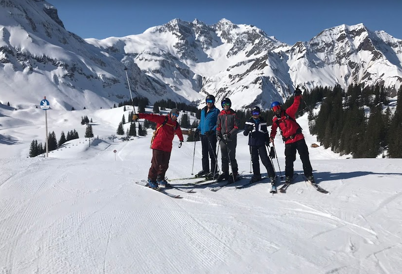 Warum die Anmeldung in einer Kinderskischule die beste Winteraktivität für Kinder ist
