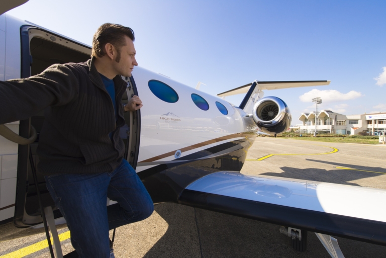 The Ultimate Guide to Choosing the Right Private Jet for Your Needs
