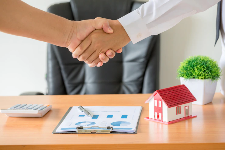 Do You Need A Financial Advisor? Signs It’s Time To Hire One