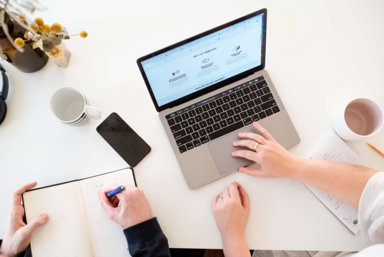 SMM Vs. Traditional Marketing: Which One Delivers Faster Results?