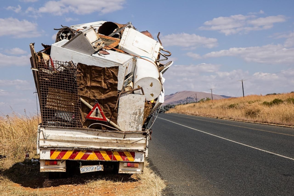 Why Professional Junk Removal Services Are Essential for Residents in San Tan Valley, Queen Creek, and Nearby Areas